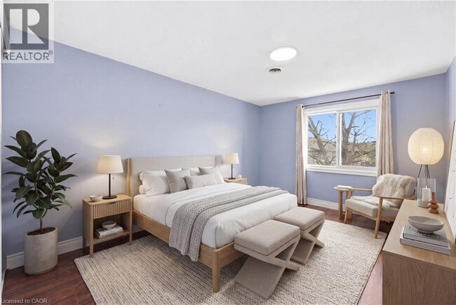 Photo - 262 Kenora Ave