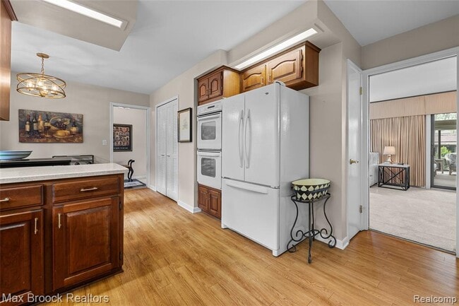 Photo - 925 Westview Rd