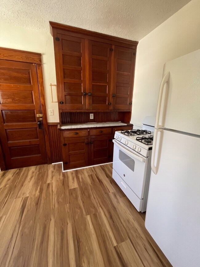 823 E 29th St Unit 2