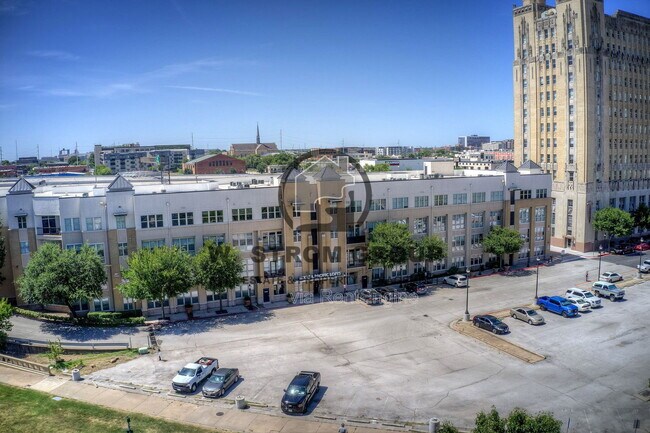 Photo - 201 W Lancaster Ave