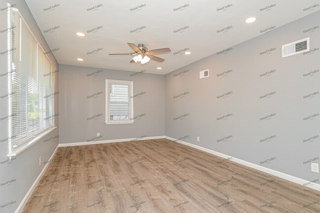 Photo - 3345 Suncrest Ave