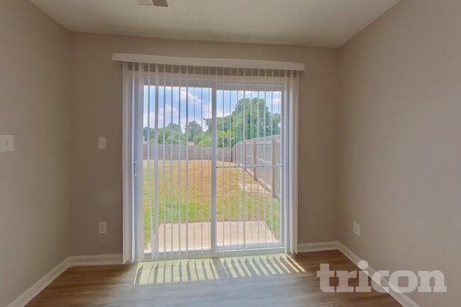 Photo - 6207 Linda Vista Ln