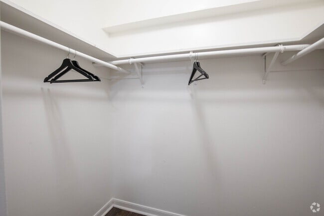 1 BR, 1 BA - Legends of Memorial Apartments