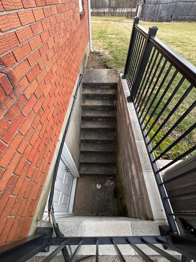 Photo - 111 Hartley Ln