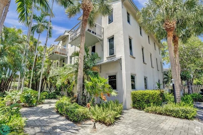 Building Photo - 816 SW 4th Ave Rental
