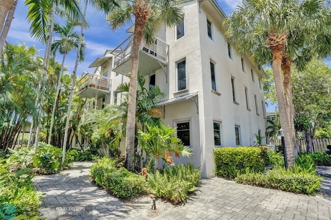 Photo - 816 SW 4th Ave Townhome