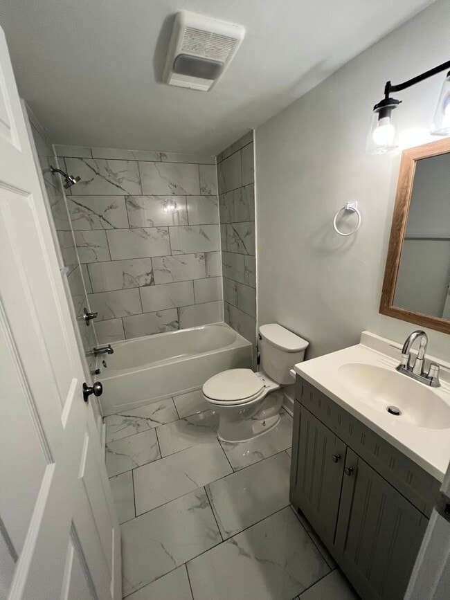 Photo - 2bd/1ba with New Appliances Near Campus Text 510-631-1171