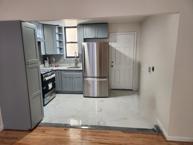 Photo - 1194 Dumont Ave