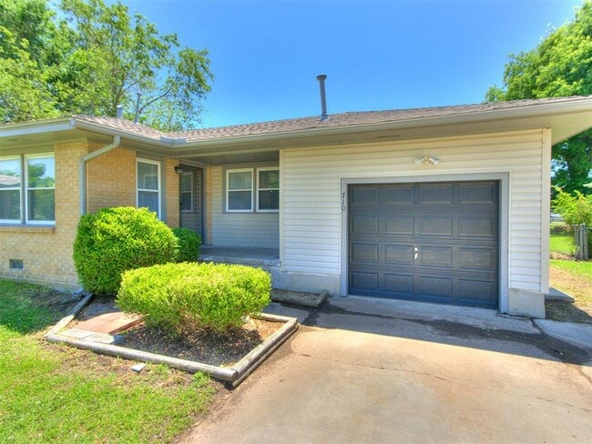 Photo - 710 Highland Pkwy