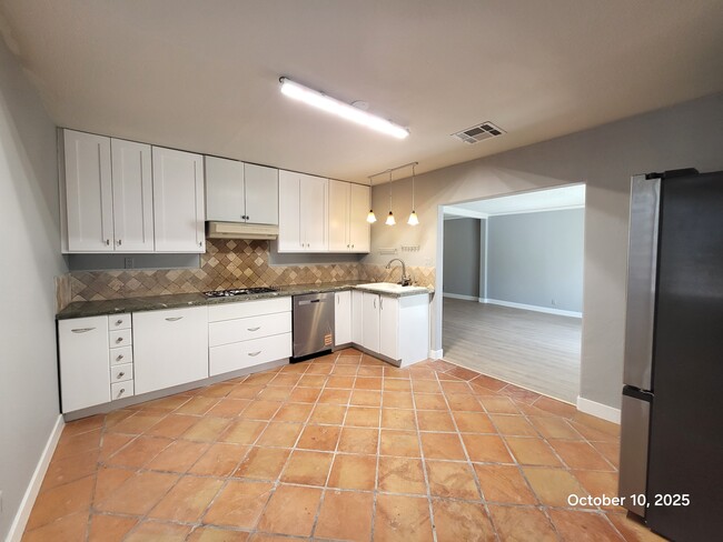 Photo - 6355 W Twain Ave