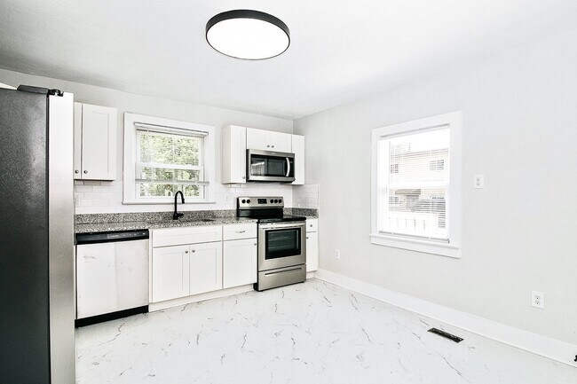 Photo - 2610 Munson St