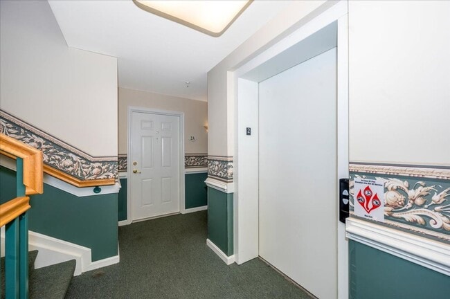 Photo - Excellent Elevator Condo for Lease