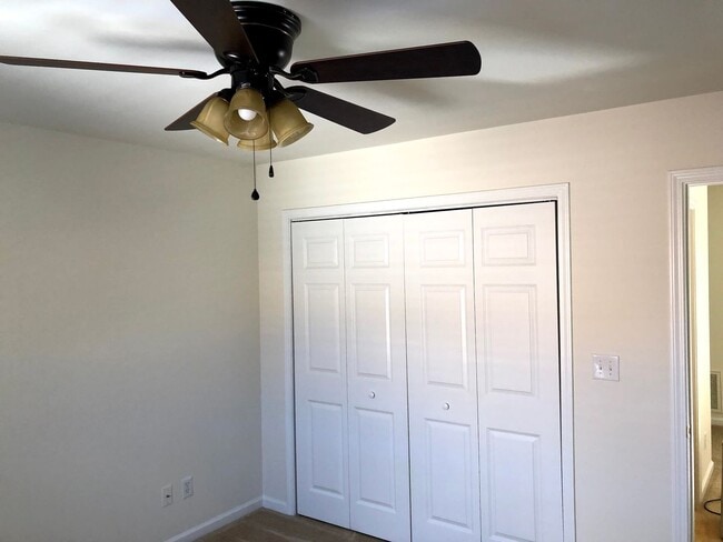 Building Photo - 3 bed 2.5 bath Spacious Home in Azalea Lakes