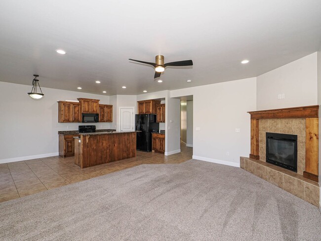 Photo - 1239 SilverCrest Dr