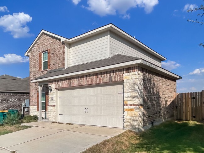 Photo - Beautifully Refreshed 3-Bedroom Home in De...