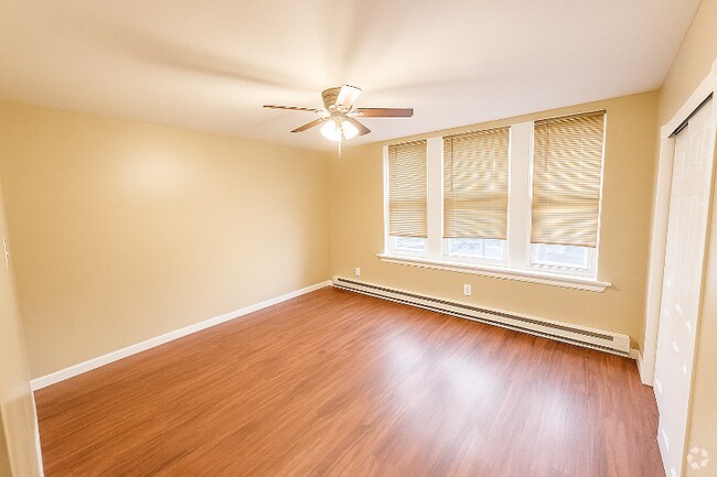 Building Photo - 1120 S 52nd St Unit Apt C
