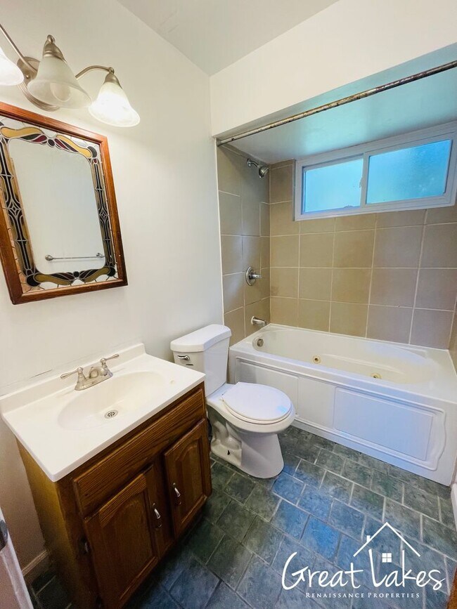 Lovely 3 Bedroom 1 Bathroom now available House House Rental in