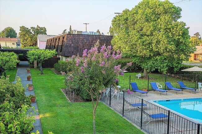 Photo - Avenue West Apartments