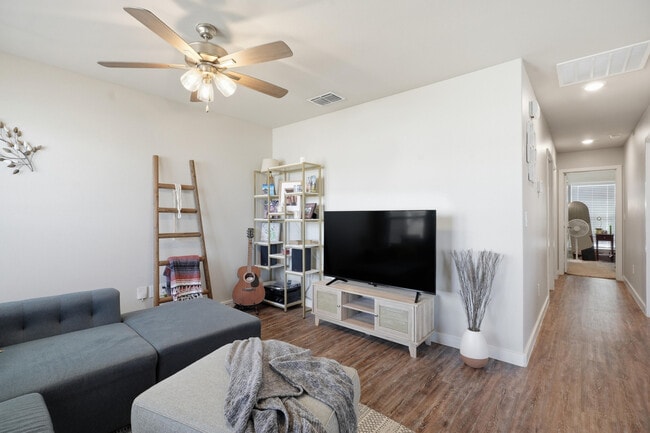 Photo - 1605 135th St