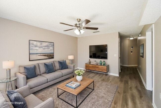 Photo - 6740 Newgate Cir E