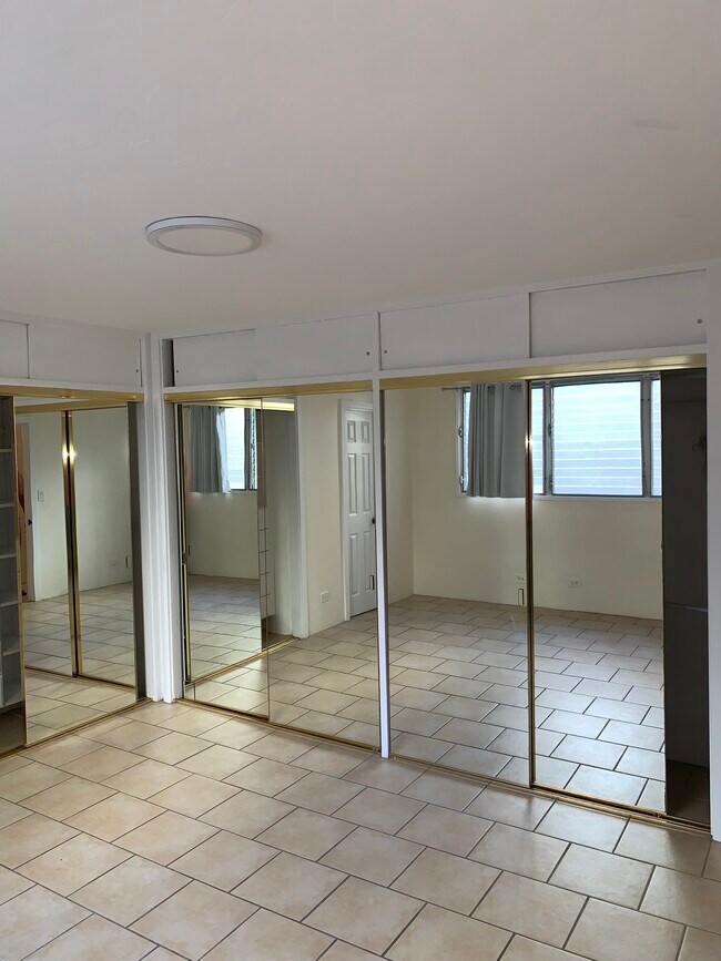 2355 Ala Wai Blvd Condo Unit