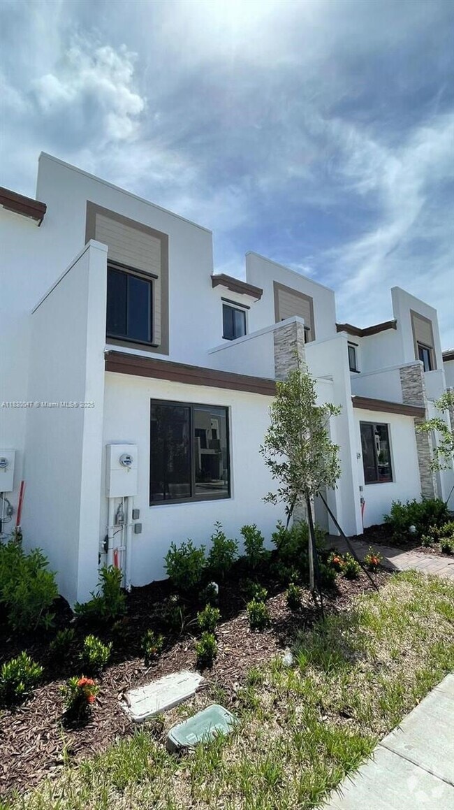Building Photo - 20675 NE 7th Pl Rental