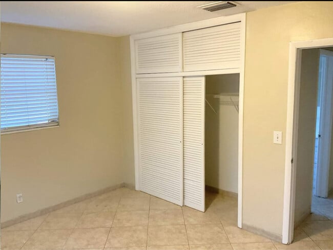 Photo - 5424 Jefferson St