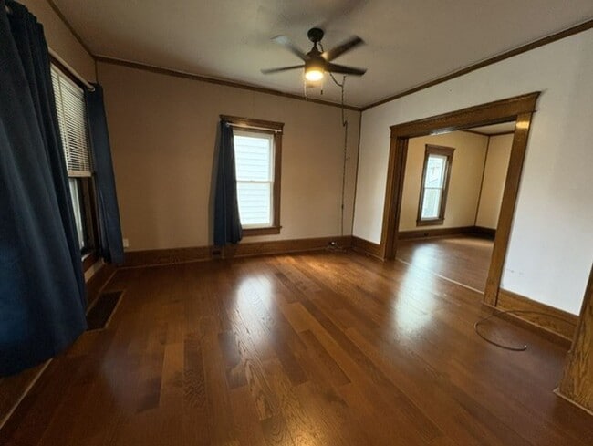 1059 Wooster Rd W