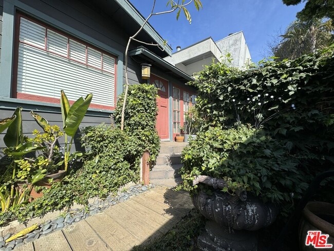 Photo - 575 Grand Blvd Unidad A