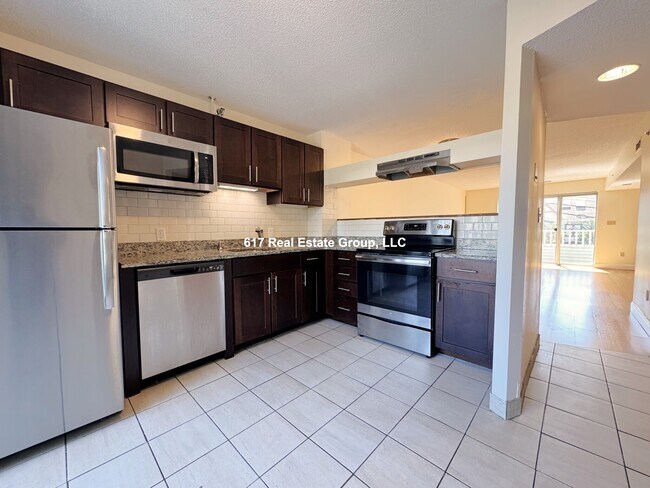 Photo - 154 N Beacon St