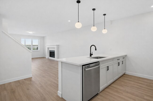 Photo - 10320-10147 147 St NW Unit 10320 Main 3