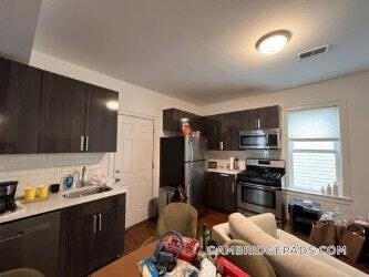 Building Photo - 25 Marney St