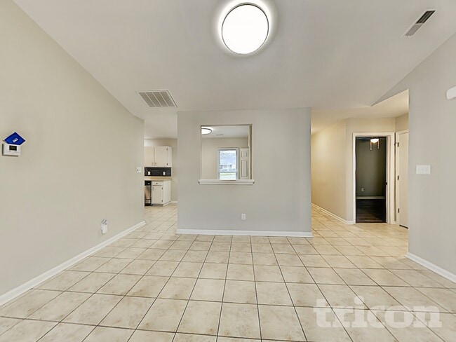 Photo - 7300 Yorkville Ct
