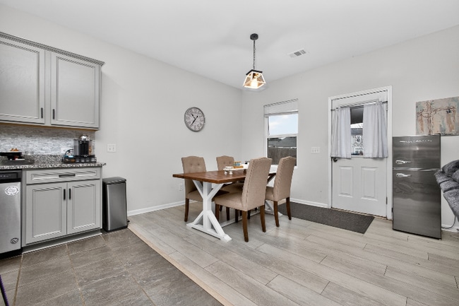 Photo - 29 Keowee Ln