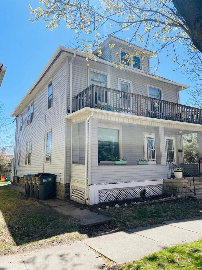 Photo - 929 Huron Ave