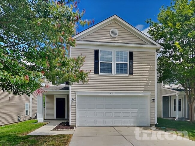 Photo - 915 Littleton Dr