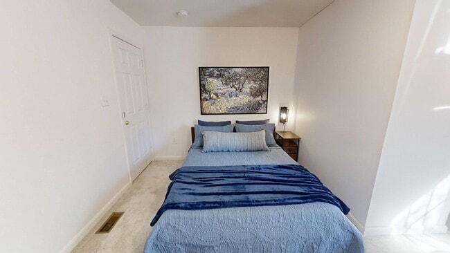 Photo - 2214 Conestoga Dr Unidad Furnished Studio