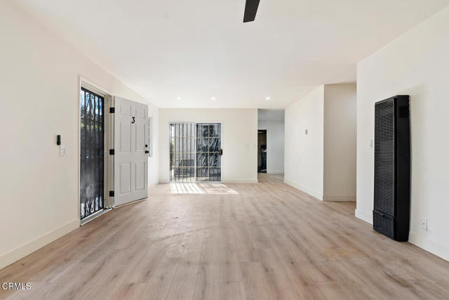 Photo - 532 E 97th St