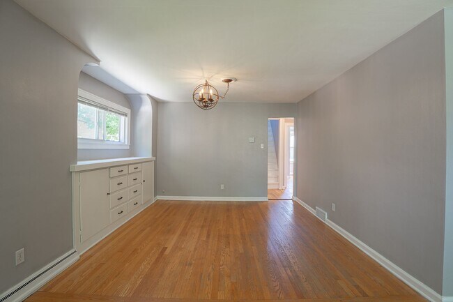 Photo - 3 Bed Home in the Heart of Whitefish Bay