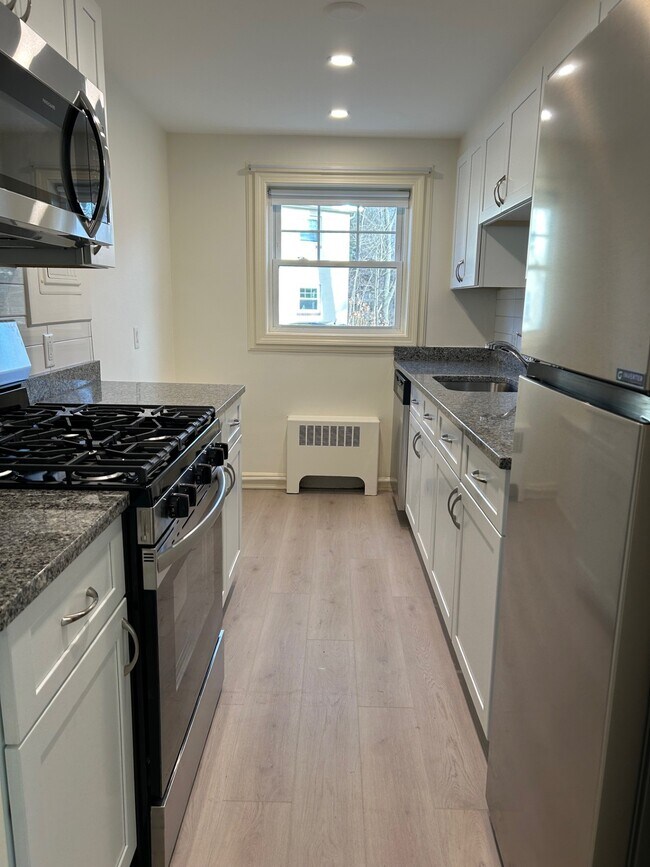 1 bedroom - Elsinore Street Apartments