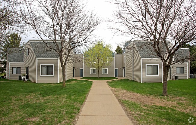 Southcross Village Townhomes - Southcross Village Townhomes