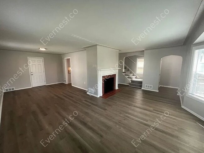 2820 Winsted Dr