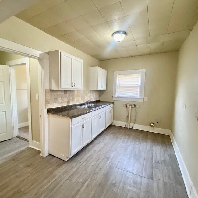 Photo - 1708 Avenue N