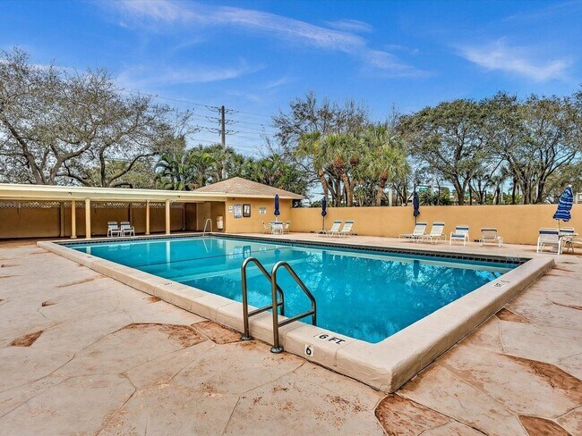 Photo - 3939 NE 5th Ave Unit B203