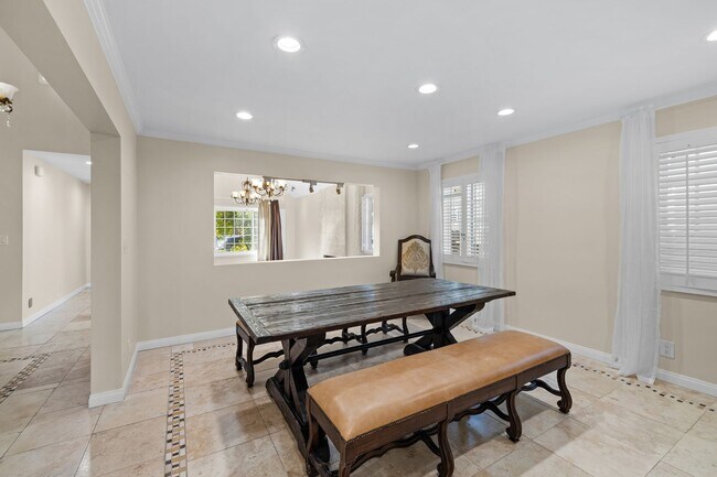 Photo - 5 Bedroom 5.5 Bathroom Pool Home in Encino