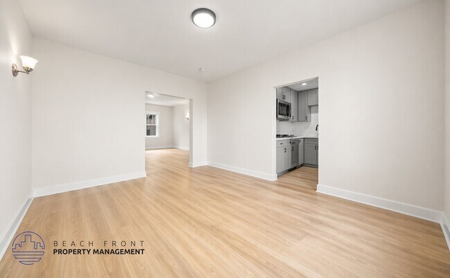 702-708 S. Mariposa Ave.