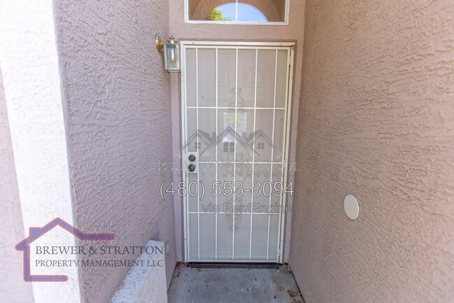 Photo - 689 W Constitution Dr
