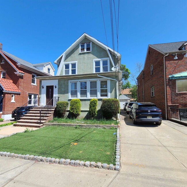 Photo - 704 79th St Casa