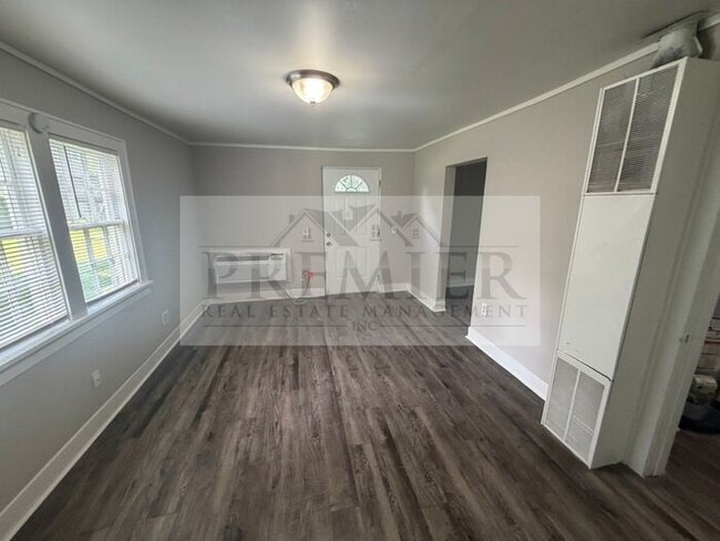 Photo - Studio HOUSE No Shared walls -1611 S Northern Blvd #B Independence - - Rent $750