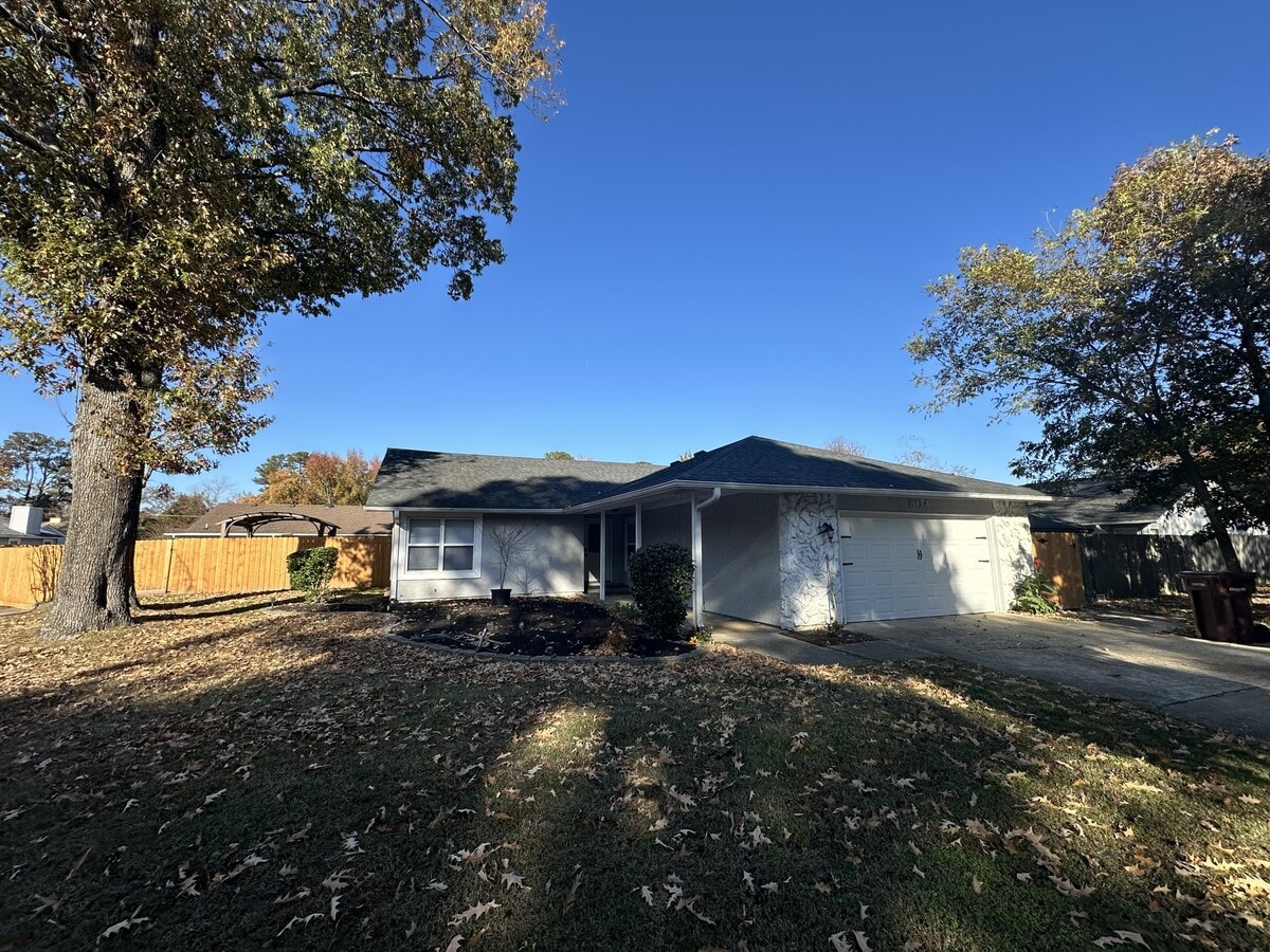 Photo - 804 Arondale Crescent